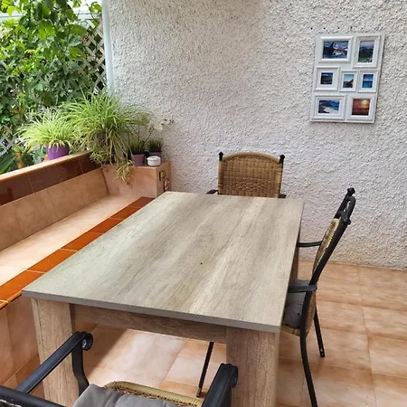 Apartmán With Garden